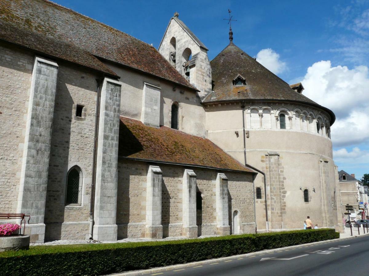 Les Chambres De La Basilique Neuvy-Saint-Sépulchre Exterior photo