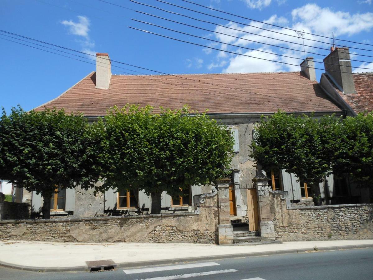 Les Chambres De La Basilique Neuvy-Saint-Sépulchre Exterior photo